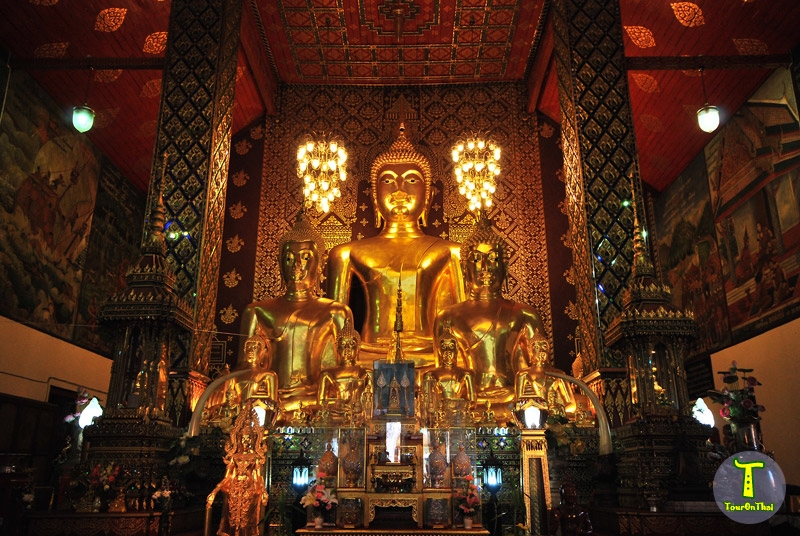 พระประธานวิหารหลวงวัดพระธาตุหริภุญชัย