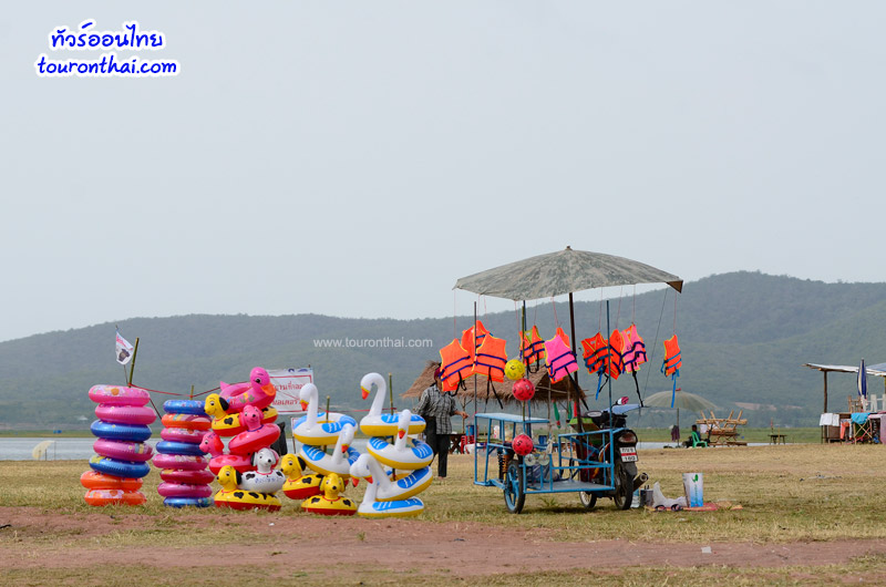 ร้านห่วงยางริมหาด