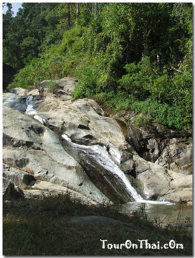 Mo Paeng Waterfall,น้ำตกหมอแปง แม่ฮ่องสอน