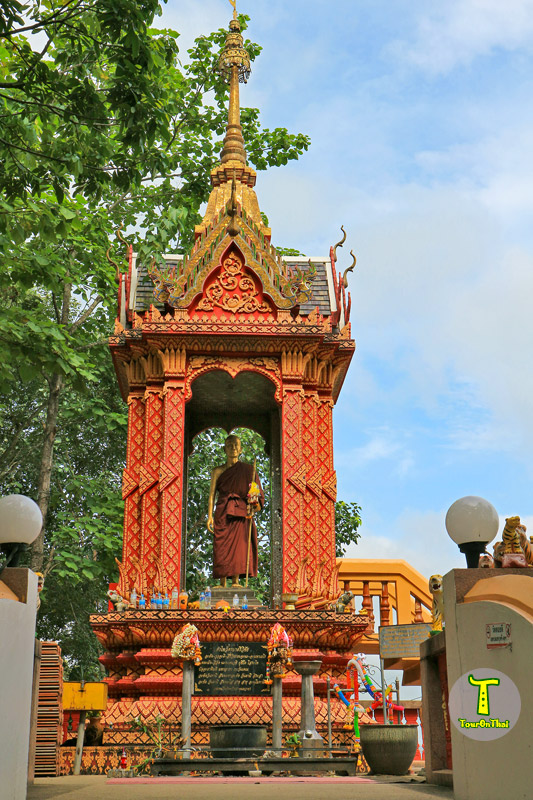 Kruba Sivichai Monument,อนุสาวรีย์ครูบาศรีวิชัย วัดดอยติ