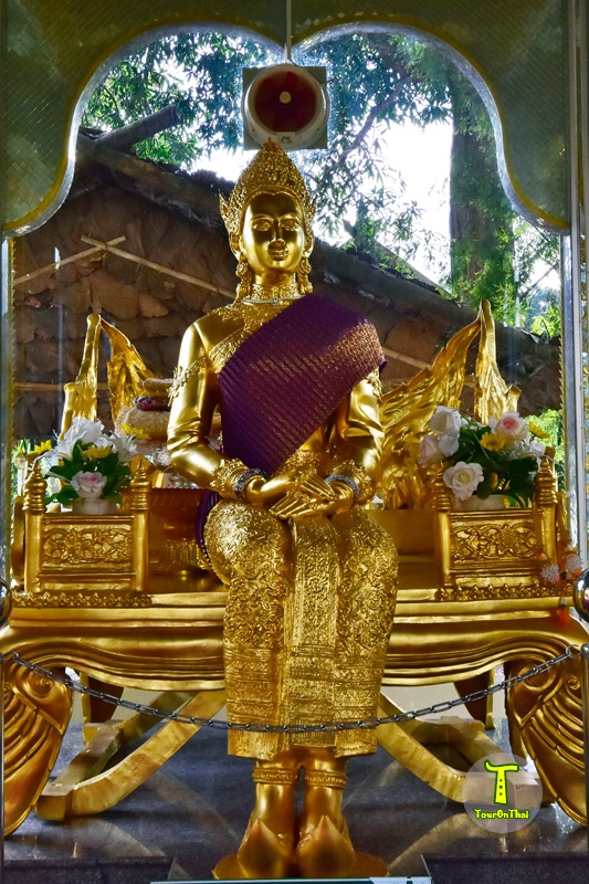 Wat Phra That Ha Duang