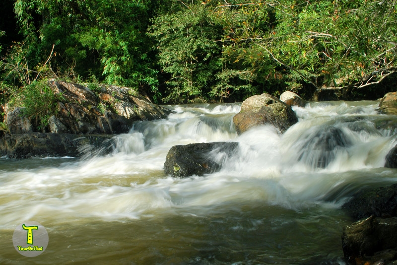 Pha Kluai Mai Waterfall,น้ำตกผากล้วยไม้ นครราชสีมา