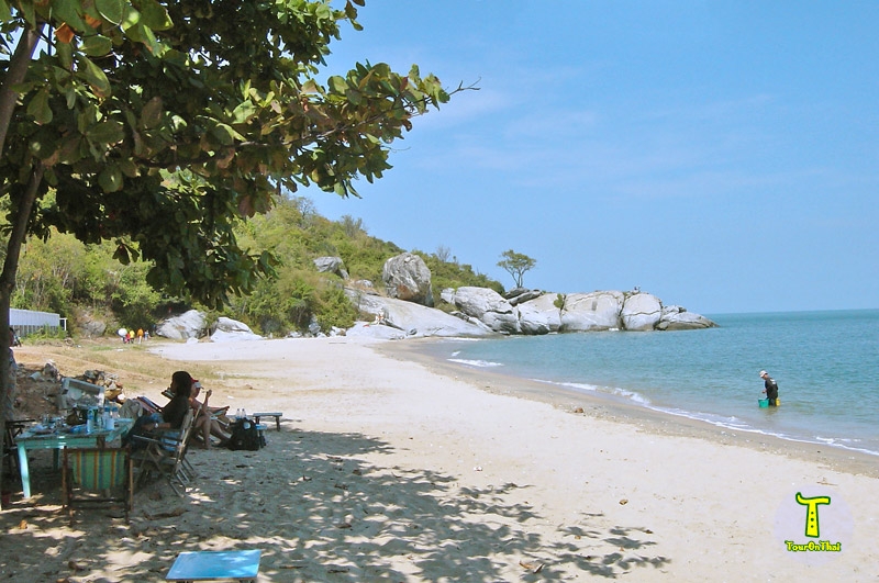 Hat Khao Tao (Hat Sai Noi),หาดเขาเต่า (หาดทรายน้อย)