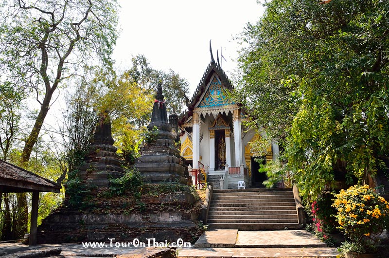 Wat Khao Yi San