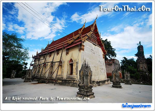 Wat Yai Chom Prasat,วัดใหญ่จอมปราสาท สมุทรสาคร