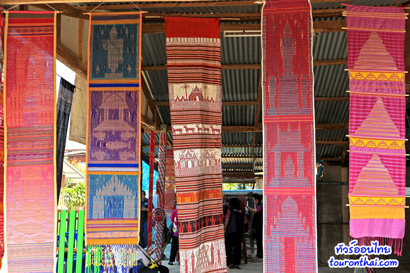 หมู่บ้านทำธุงเผวดผ้าบุญร้อยเอ็ด