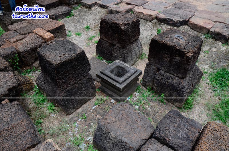 Ku Pon Rakang Ancient Remains,กู่โพนระฆัง ร้อยเอ็ด