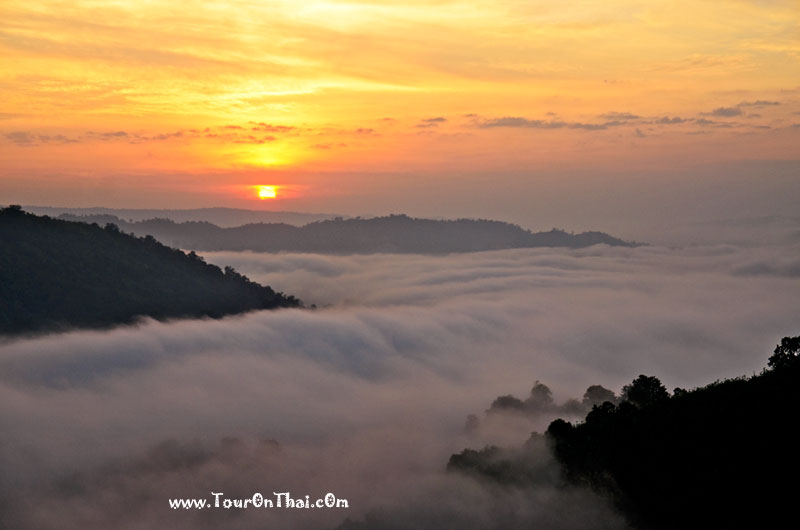 Phu Huai Esan view point (sea of mist)