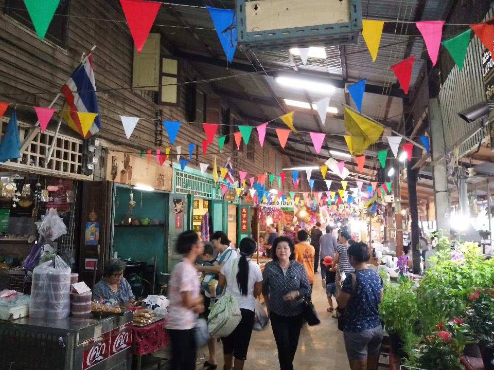 ,Khlong Suan 100 Years Market