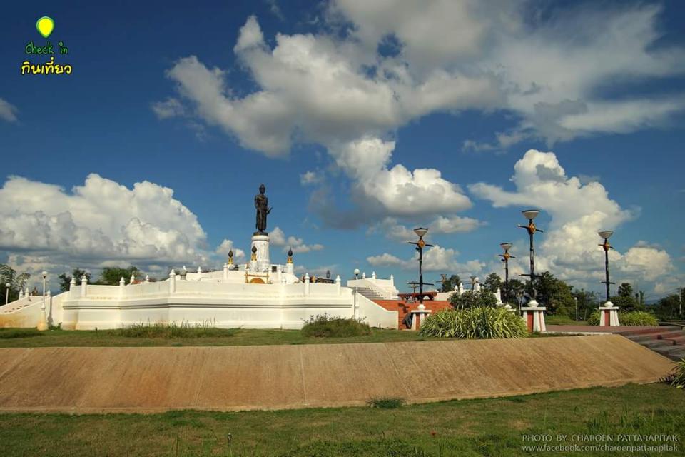 ,Pho Khun Si Inthrathid Monument