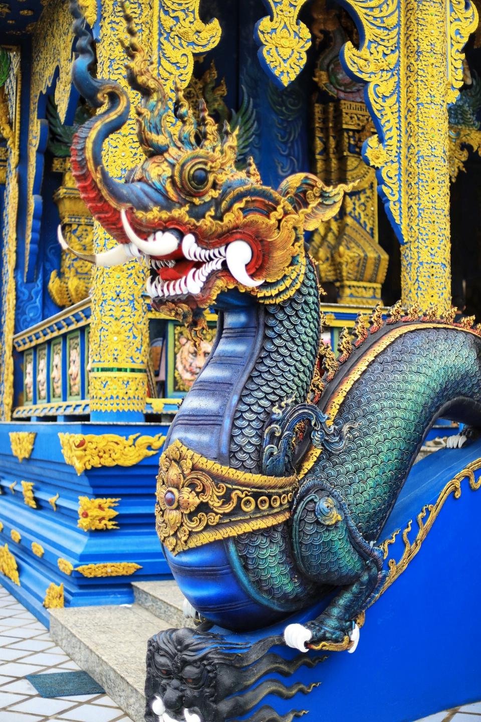 清萊藍廟,Wat Rong Sue Ten