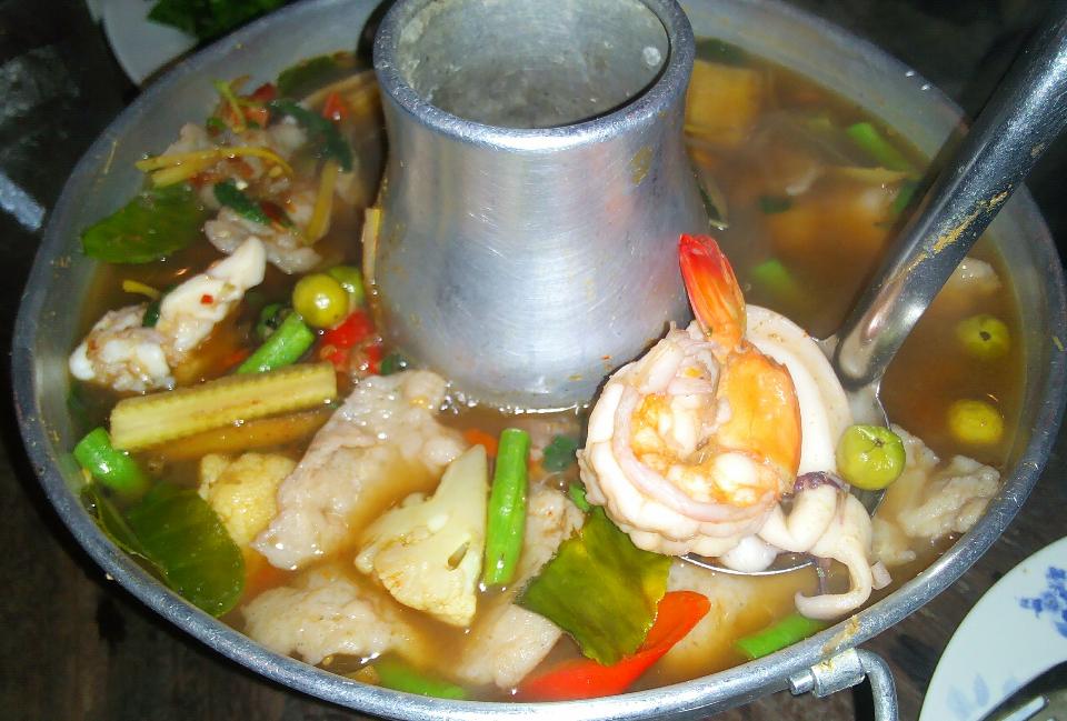 ,Ban Mai Rim Nam Restaurant