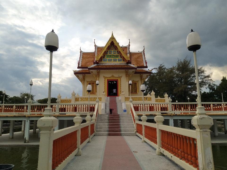 ,Sri Muang Park