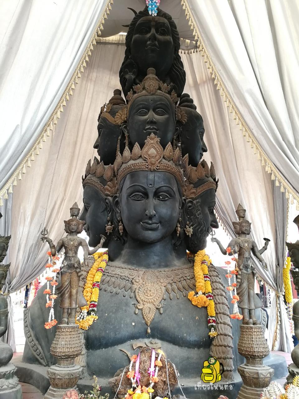 ,Wat Sawang Arom
