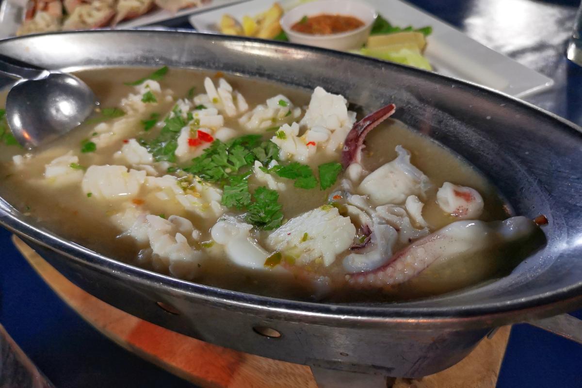 ,Lamchareon Seafood Rayong