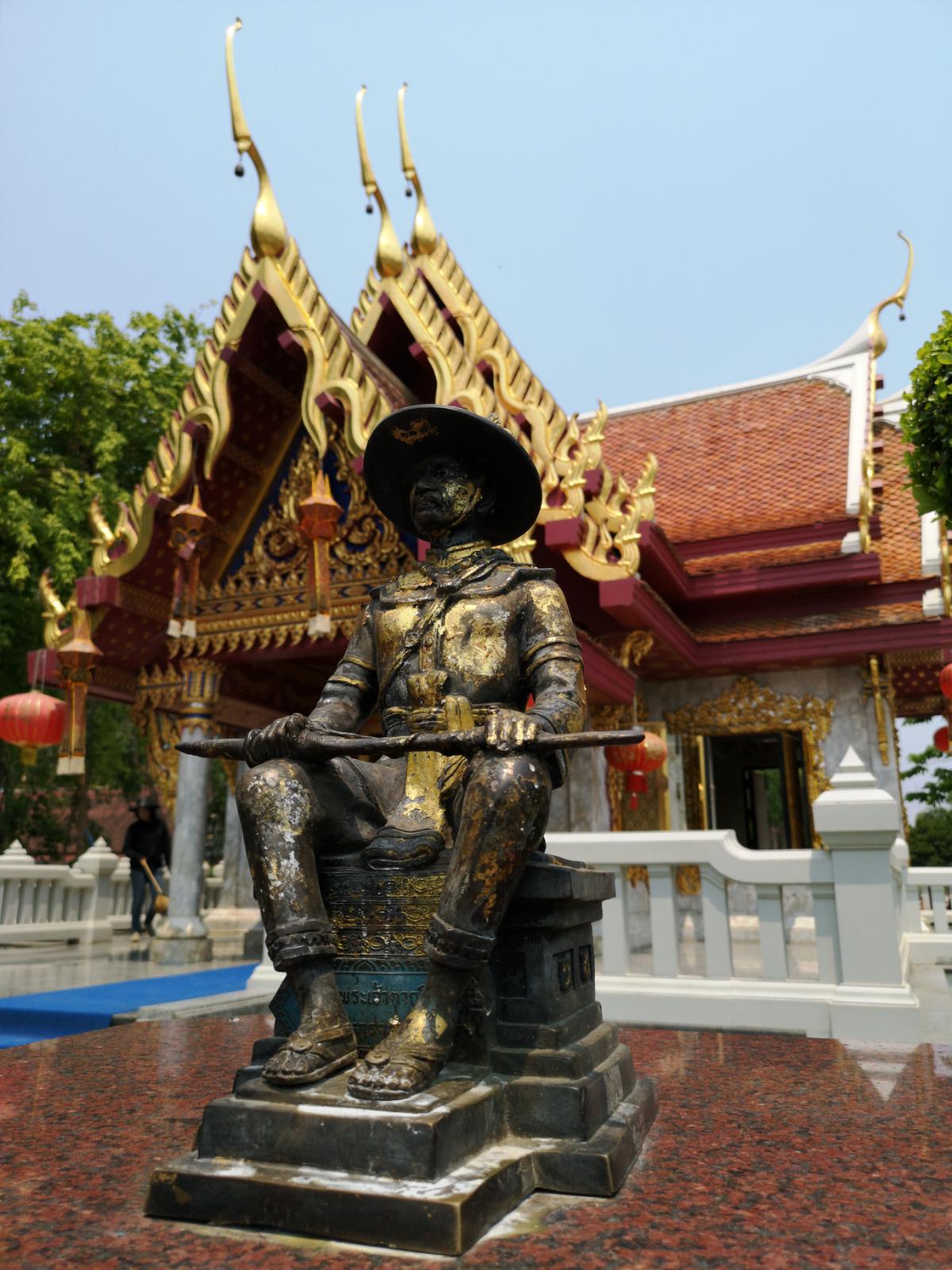 ,Somdej Phrachao Taksin Maharat Shrine