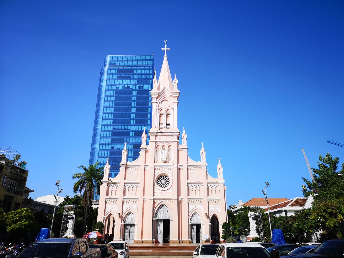 โบสถ์สีชมพูดานัง Danang Cathedral